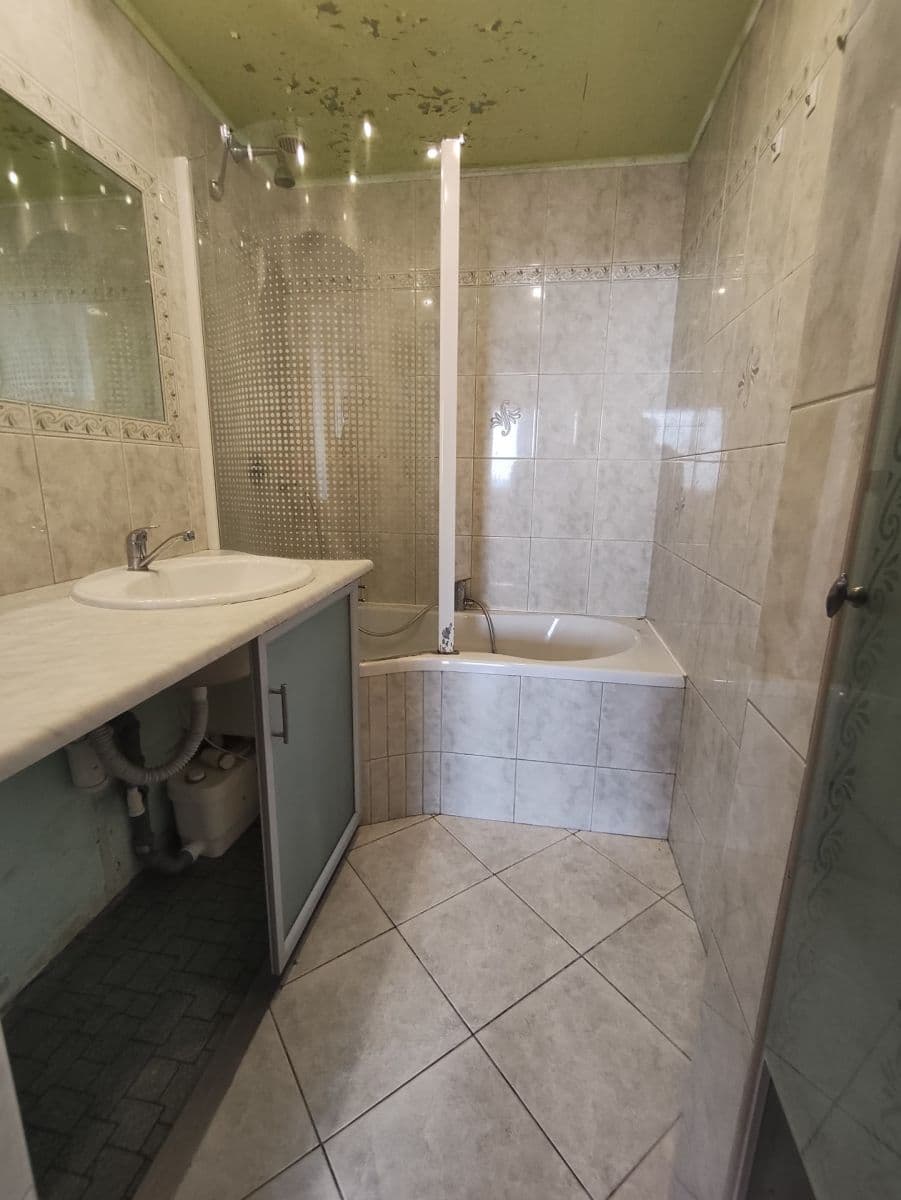 Pronájem bytu 3+1 75 m², Krylova, Znojmo, Jihomoravský kraj Pronájem bytu 3+1 75 m², Krylova, Znojmo, Jihomoravský kraj