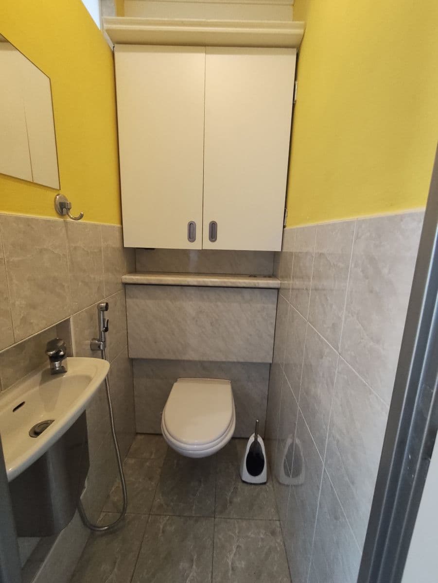 Pronájem bytu 3+1 75 m², Krylova, Znojmo, Jihomoravský kraj Pronájem bytu 3+1 75 m², Krylova, Znojmo, Jihomoravský kraj