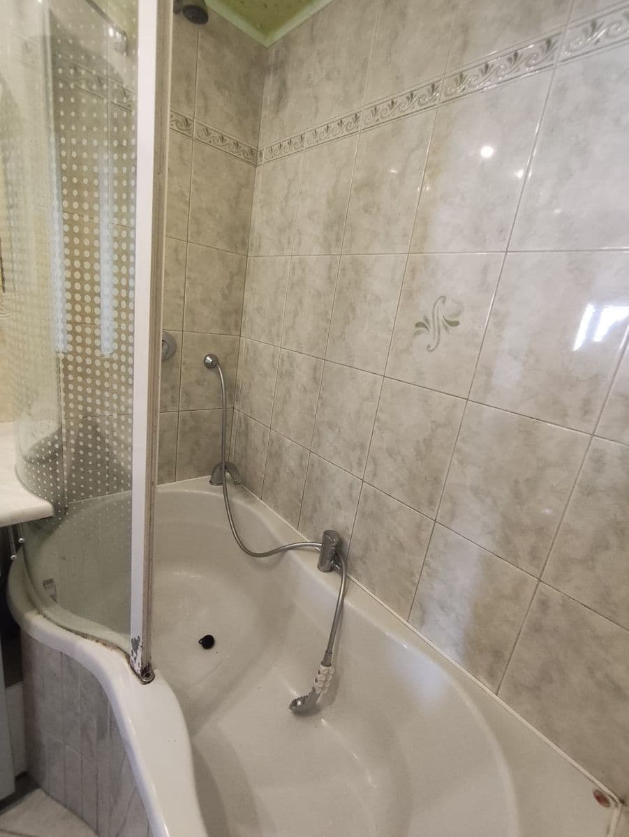 Pronájem bytu 3+1 75 m², Krylova, Znojmo, Jihomoravský kraj Pronájem bytu 3+1 75 m², Krylova, Znojmo, Jihomoravský kraj