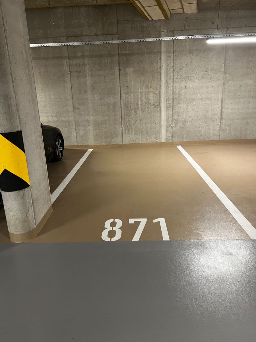 Pronájem garáže 12 m², Mezi Vodami, Praha, Praha Pronájem garáže 12 m², Mezi Vodami, Praha, Praha