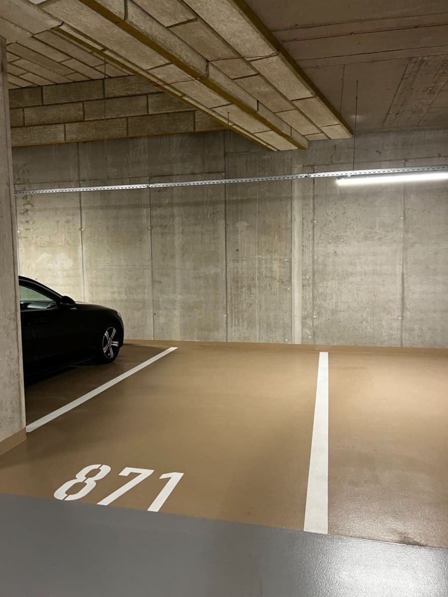 Pronájem garáže 12 m², Mezi Vodami, Praha, Praha Pronájem garáže 12 m², Mezi Vodami, Praha, Praha