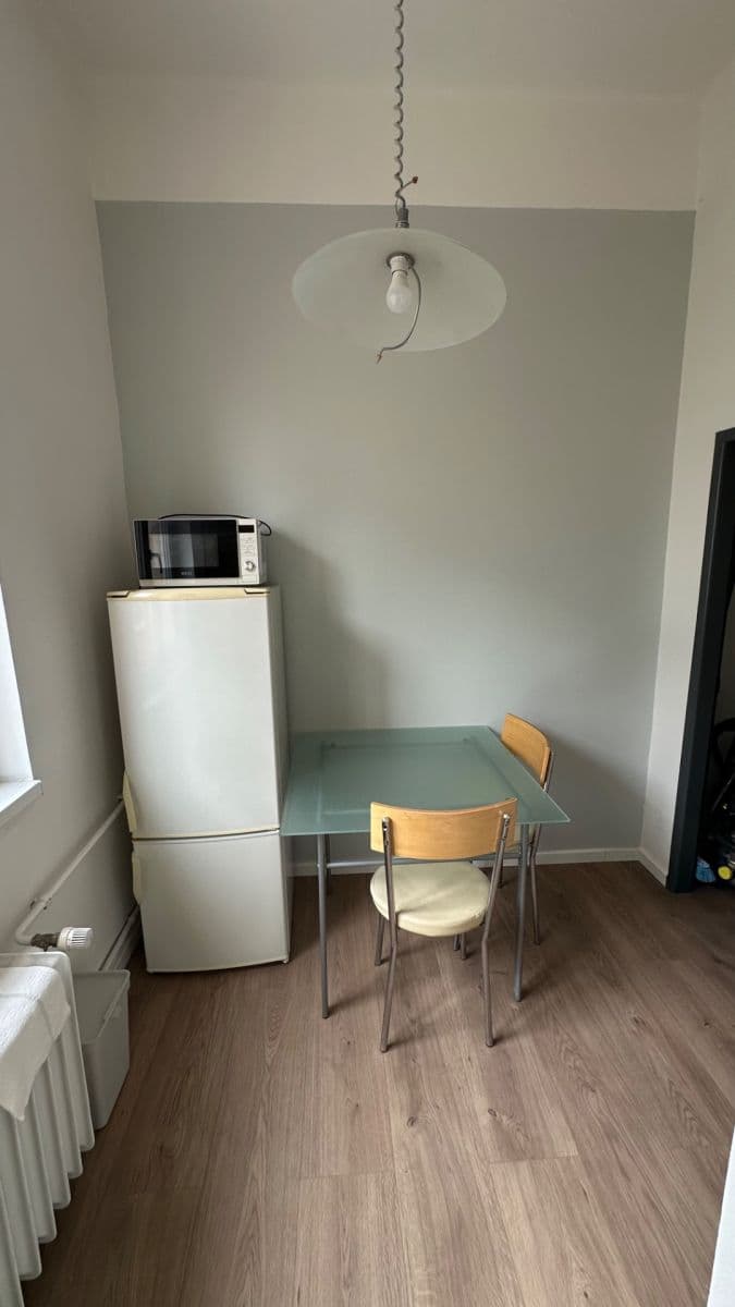 Pronájem bytu 1+1 39 m², U Vesny, Praha, Praha Pronájem bytu 1+1 39 m², U Vesny, Praha, Praha