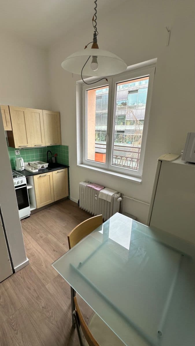 Pronájem bytu 1+1 39 m², U Vesny, Praha, Praha Pronájem bytu 1+1 39 m², U Vesny, Praha, Praha