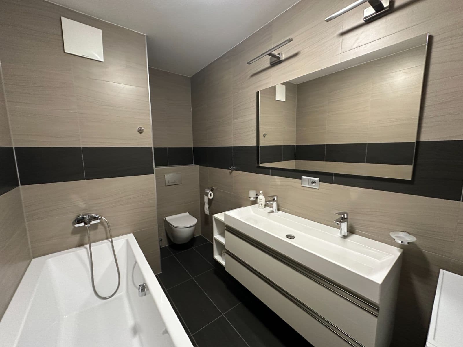 Pronájem bytu 3+kk 84 m², České Vrbné, České Budějovice, Jihočeský kraj Pronájem bytu 3+kk 84 m², České Vrbné, České Budějovice, Jihočeský kraj