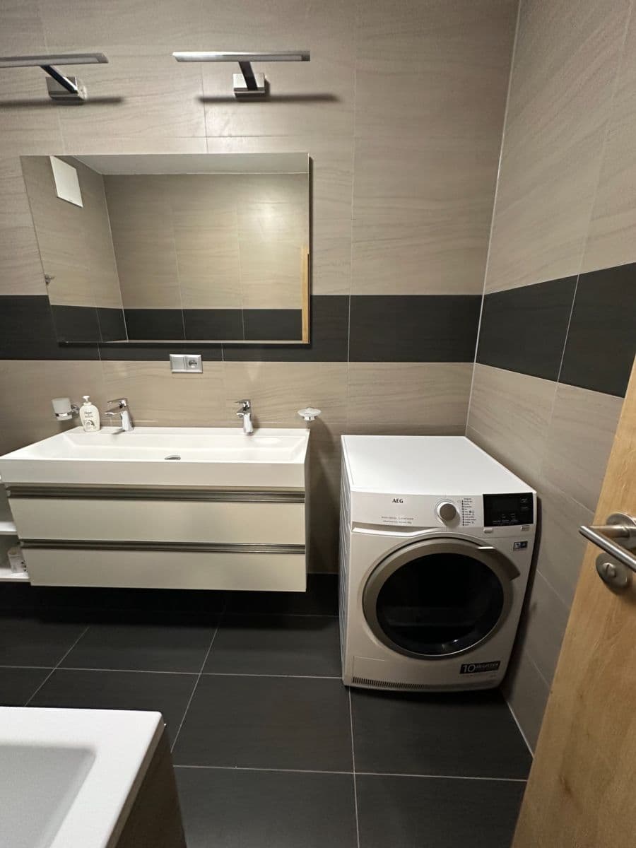 Pronájem bytu 3+kk 84 m², České Vrbné, České Budějovice, Jihočeský kraj Pronájem bytu 3+kk 84 m², České Vrbné, České Budějovice, Jihočeský kraj