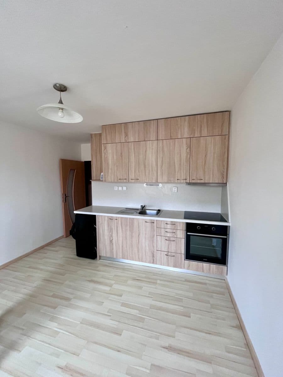 Pronájem bytu 1+kk 25 m², Částkova, Plzeň, Plzeňský kraj Pronájem bytu 1+kk 25 m², Částkova, Plzeň, Plzeňský kraj