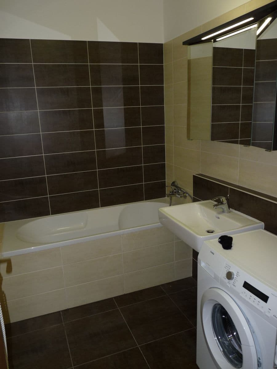 Pronájem bytu 2+kk 55 m², U Slovanky, Praha, Praha Pronájem bytu 2+kk 55 m², U Slovanky, Praha, Praha