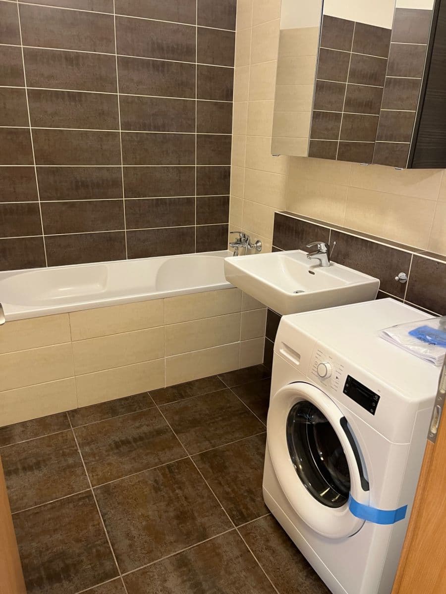 Pronájem bytu 2+kk 55 m², U Slovanky, Praha, Praha Pronájem bytu 2+kk 55 m², U Slovanky, Praha, Praha