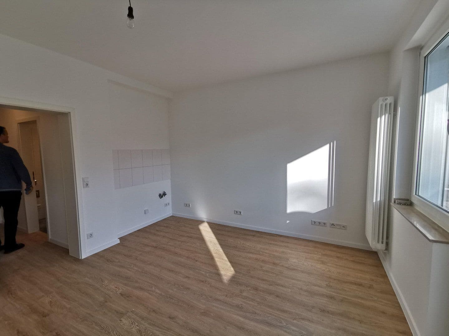 Pronájem bytu 1+1 30 m², Düsseldorf, Severní Porýní-Vestfálsko Pronájem bytu 1+1 30 m², Düsseldorf, Severní Porýní-Vestfálsko