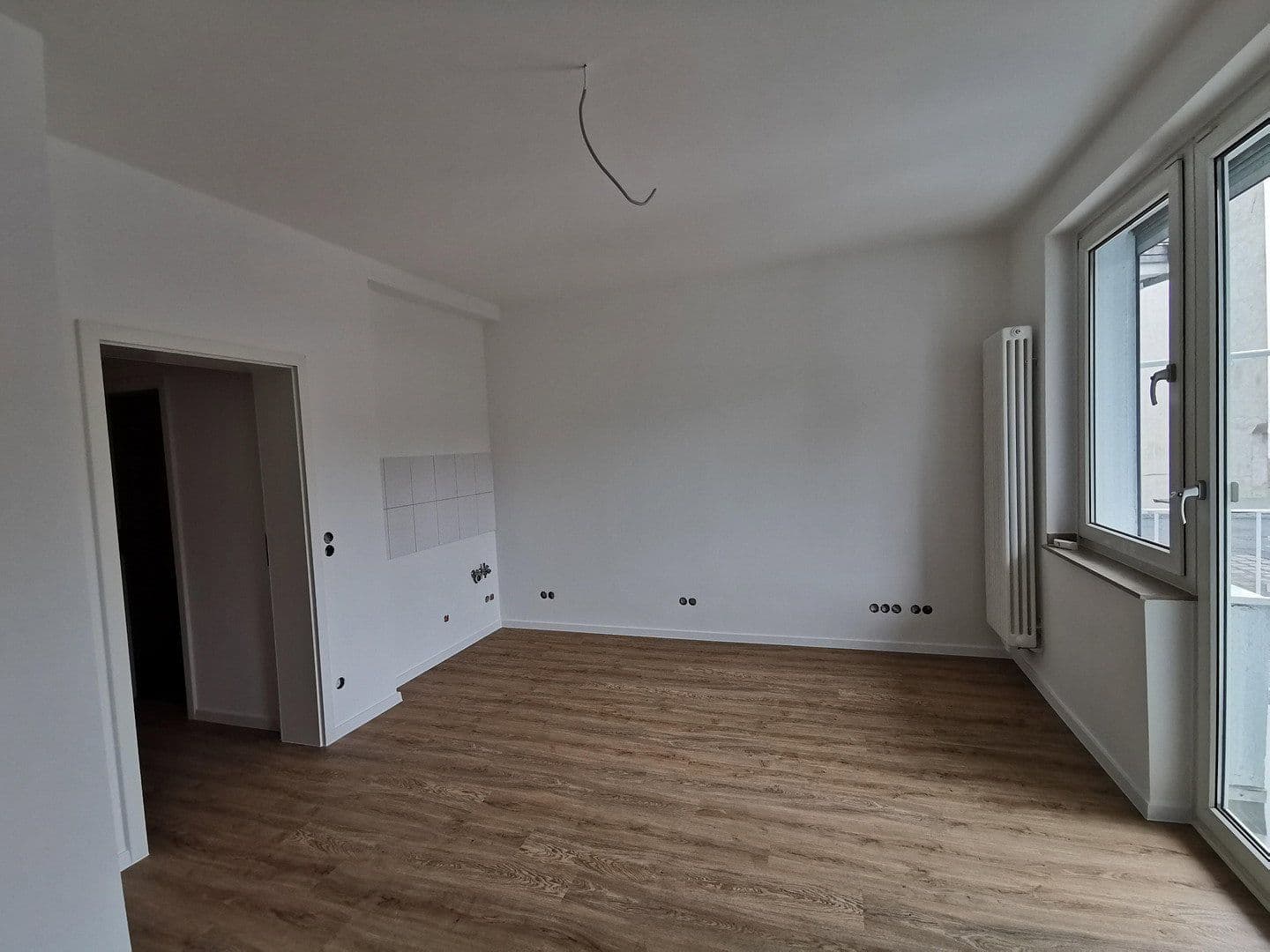 Pronájem bytu 1+1 30 m², Düsseldorf, Severní Porýní-Vestfálsko Pronájem bytu 1+1 30 m², Düsseldorf, Severní Porýní-Vestfálsko