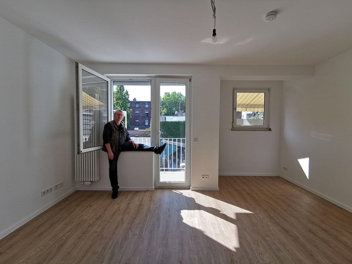 Pronájem bytu 1+1 30 m², Düsseldorf, Severní Porýní-Vestfálsko Pronájem bytu 1+1 30 m², Düsseldorf, Severní Porýní-Vestfálsko