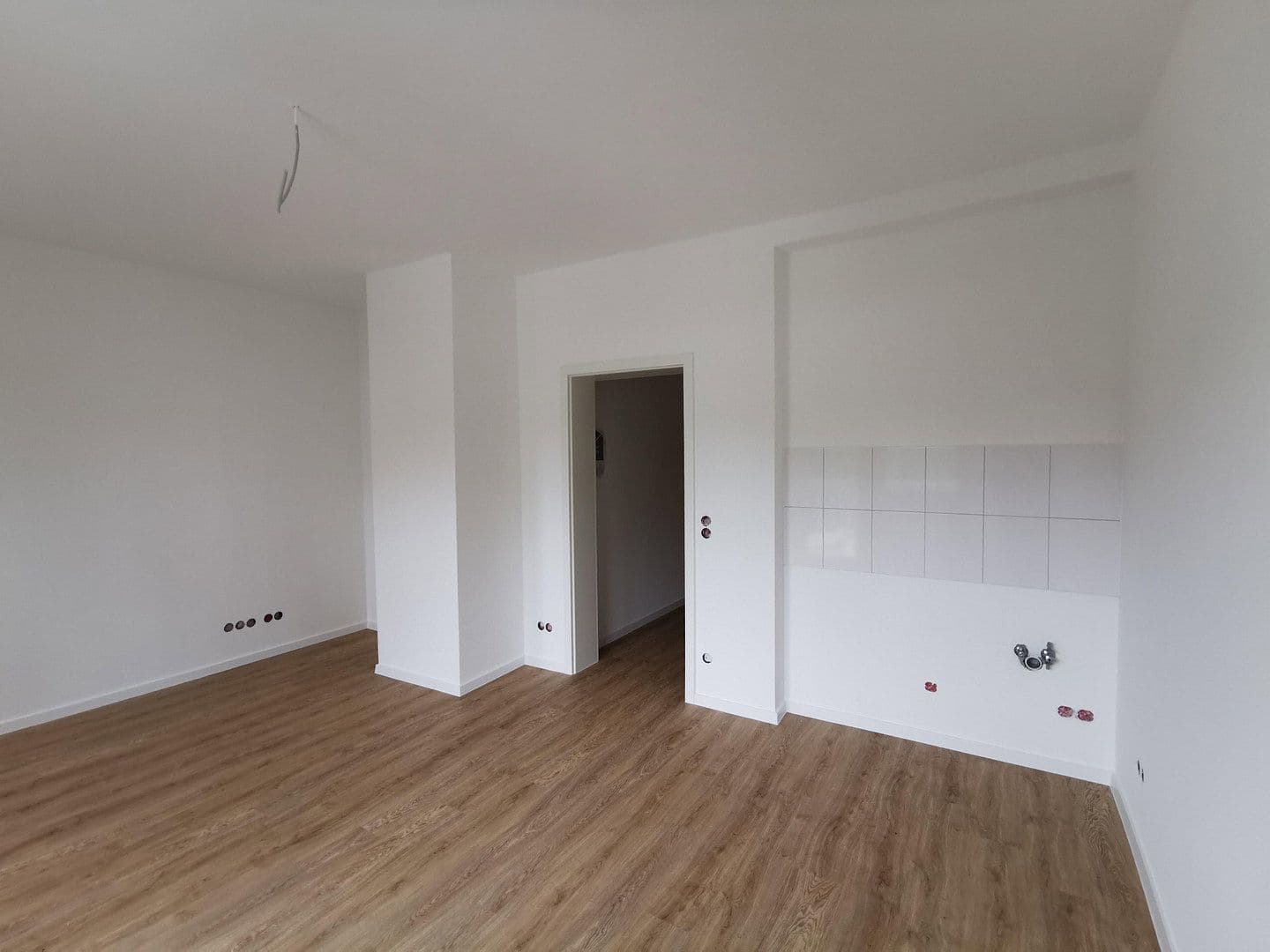 Pronájem bytu 1+1 30 m², Düsseldorf, Severní Porýní-Vestfálsko Pronájem bytu 1+1 30 m², Düsseldorf, Severní Porýní-Vestfálsko