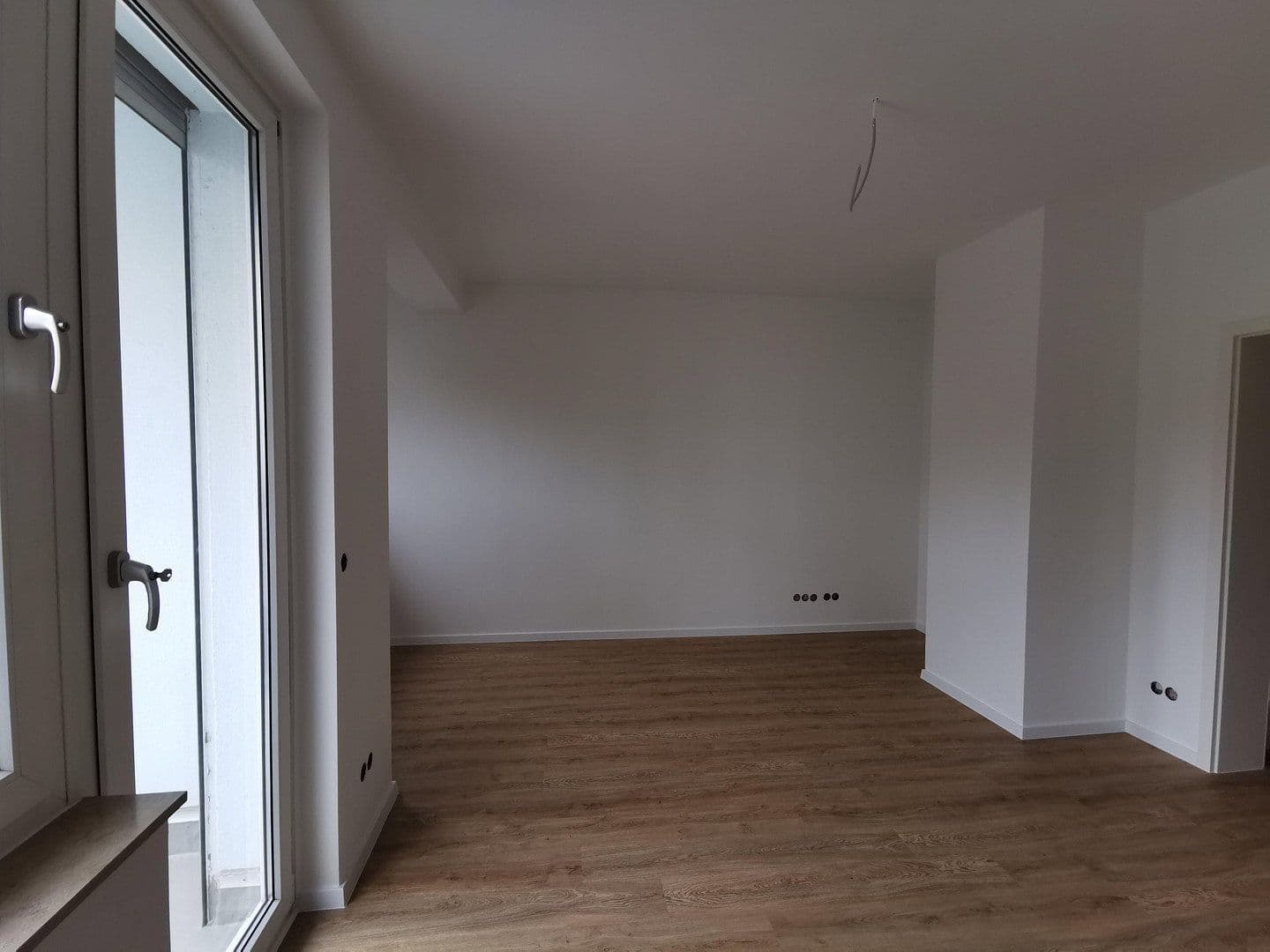 Pronájem bytu 1+1 30 m², Düsseldorf, Severní Porýní-Vestfálsko Pronájem bytu 1+1 30 m², Düsseldorf, Severní Porýní-Vestfálsko