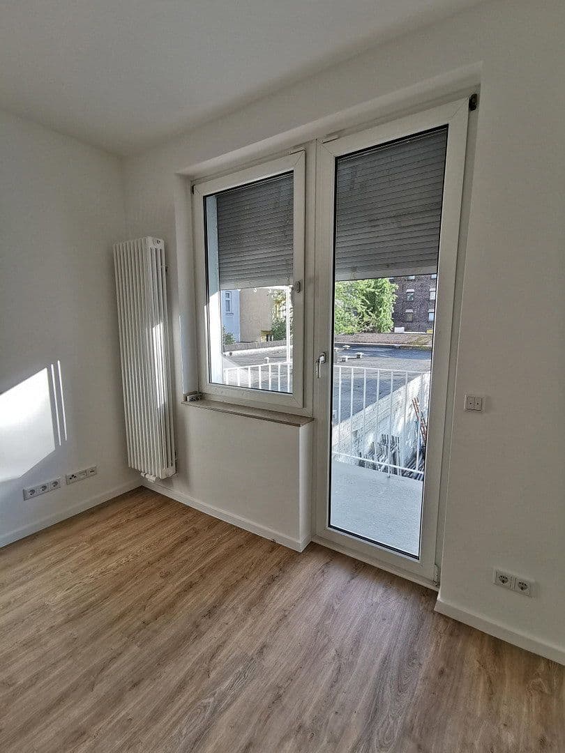 Pronájem bytu 1+1 30 m², Düsseldorf, Severní Porýní-Vestfálsko Pronájem bytu 1+1 30 m², Düsseldorf, Severní Porýní-Vestfálsko