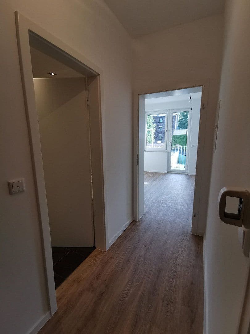 Pronájem bytu 1+1 30 m², Düsseldorf, Severní Porýní-Vestfálsko Pronájem bytu 1+1 30 m², Düsseldorf, Severní Porýní-Vestfálsko