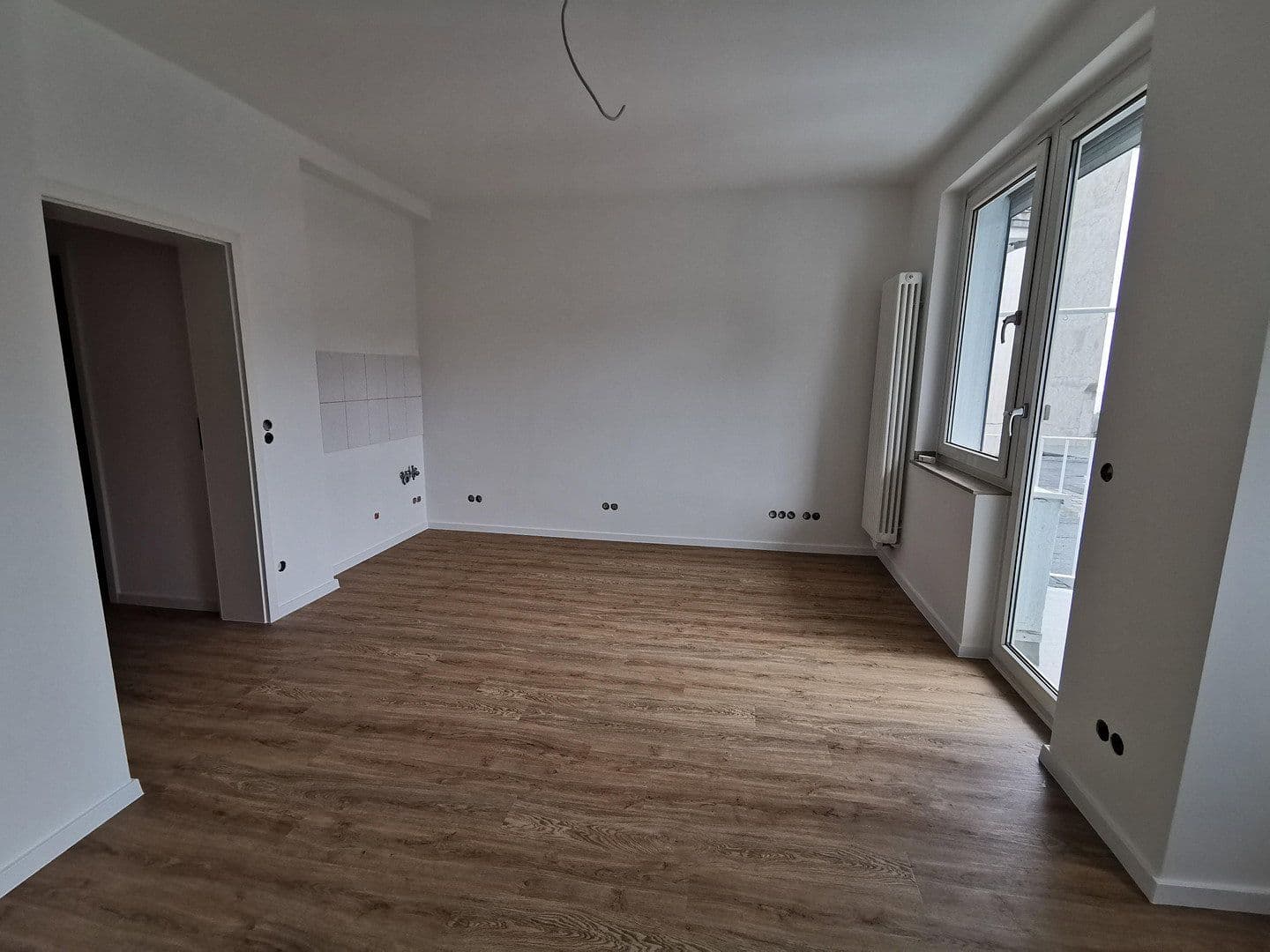 Pronájem bytu 1+1 30 m², Düsseldorf, Severní Porýní-Vestfálsko Pronájem bytu 1+1 30 m², Düsseldorf, Severní Porýní-Vestfálsko