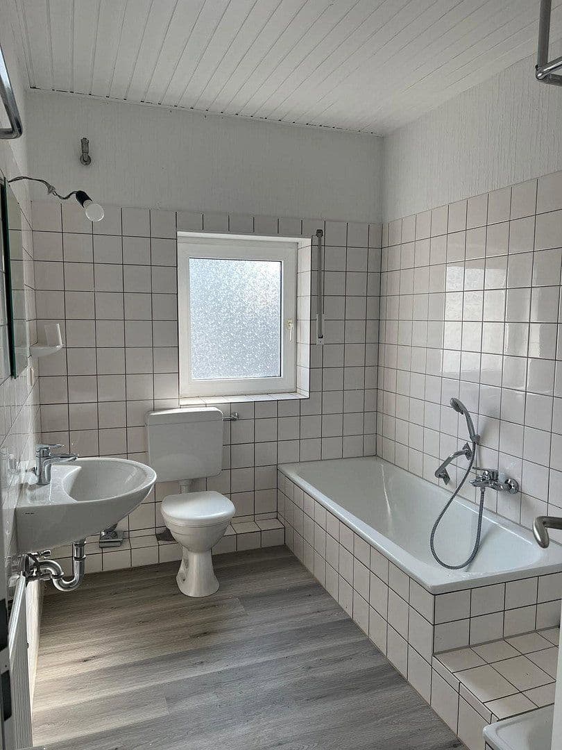 Pronájem bytu 3+1 77 m², Paderborn, Severní Porýní-Vestfálsko Pronájem bytu 3+1 77 m², Paderborn, Severní Porýní-Vestfálsko