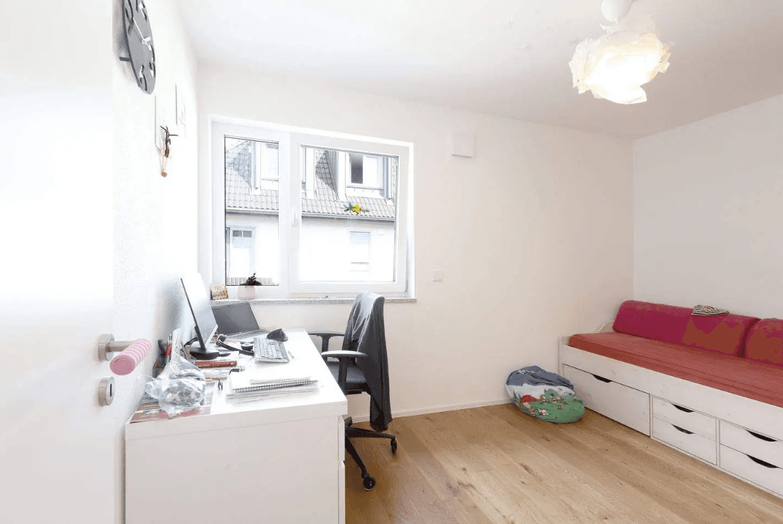 Prodej domu 148 m², pozemek 150 m², Erlangen, Bavorsko Prodej domu 148 m², pozemek 150 m², Erlangen, Bavorsko