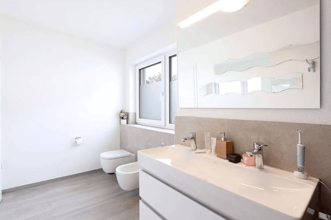 Prodej domu 148 m², pozemek 150 m², Erlangen, Bavorsko Prodej domu 148 m², pozemek 150 m², Erlangen, Bavorsko