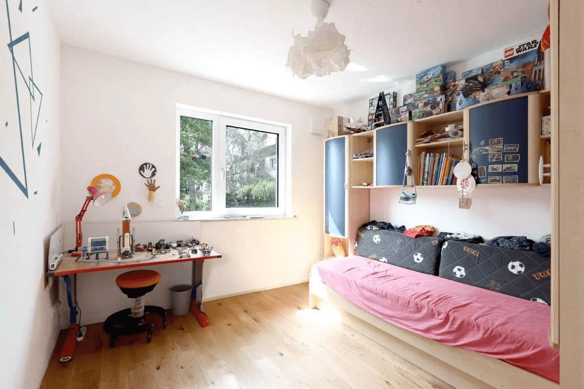 Prodej domu 148 m², pozemek 150 m², Erlangen, Bavorsko Prodej domu 148 m², pozemek 150 m², Erlangen, Bavorsko