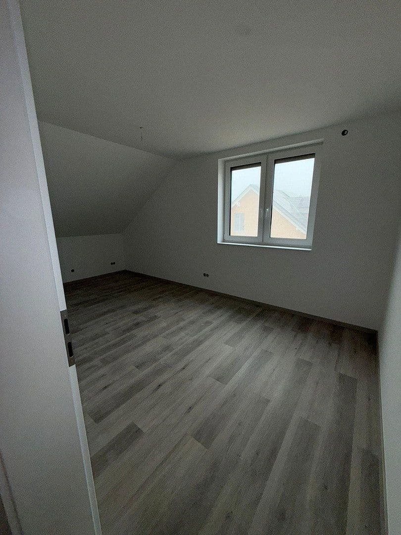 Pronájem domu 120 m², pozemek 328 m², Burgdorf, Dolní Sasko Pronájem domu 120 m², pozemek 328 m², Burgdorf, Dolní Sasko