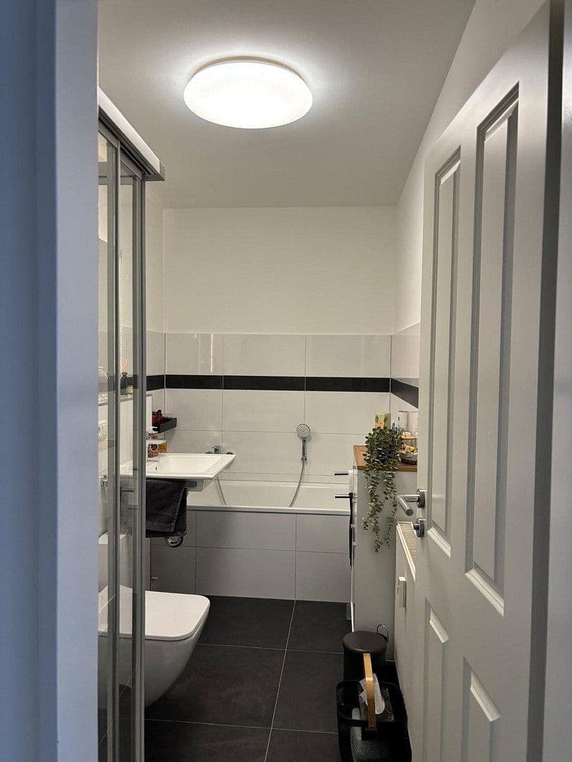 Prodej domu 335 m², pozemek 469 m², Bergische Landstraße 21, Rösrath, Severní Porýní-Vestfálsko Prodej domu 335 m², pozemek 469 m², Bergische Landstraße 21, Rösrath, Severní Porýní-Vestfálsko