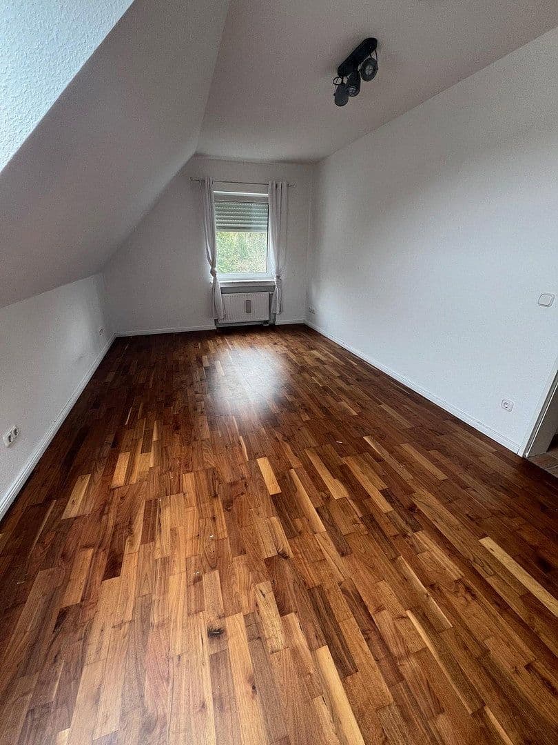 Prodej domu 335 m², pozemek 469 m², Bergische Landstraße 21, Rösrath, Severní Porýní-Vestfálsko Prodej domu 335 m², pozemek 469 m², Bergische Landstraße 21, Rösrath, Severní Porýní-Vestfálsko