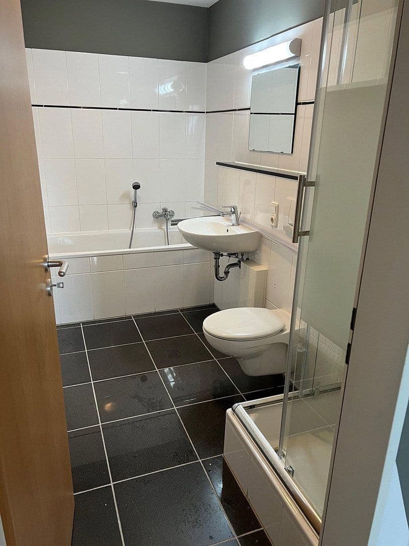 Prodej domu 335 m², pozemek 469 m², Bergische Landstraße 21, Rösrath, Severní Porýní-Vestfálsko Prodej domu 335 m², pozemek 469 m², Bergische Landstraße 21, Rösrath, Severní Porýní-Vestfálsko