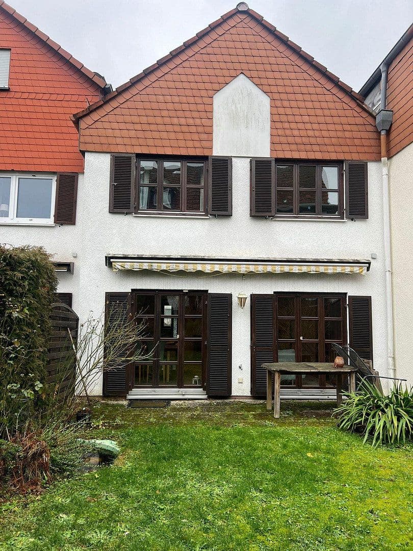 Pronájem domu 105 m², pozemek 193 m², Idstein, Hessen Pronájem domu 105 m², pozemek 193 m², Idstein, Hessen