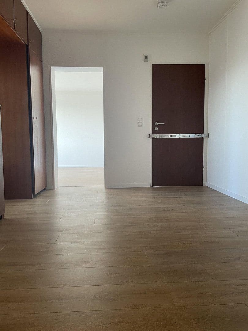 Pronájem bytu 2+1 90 m², Graf-Adolf-Straße 54, Bochum, Severní Porýní-Vestfálsko Pronájem bytu 2+1 90 m², Graf-Adolf-Straße 54, Bochum, Severní Porýní-Vestfálsko