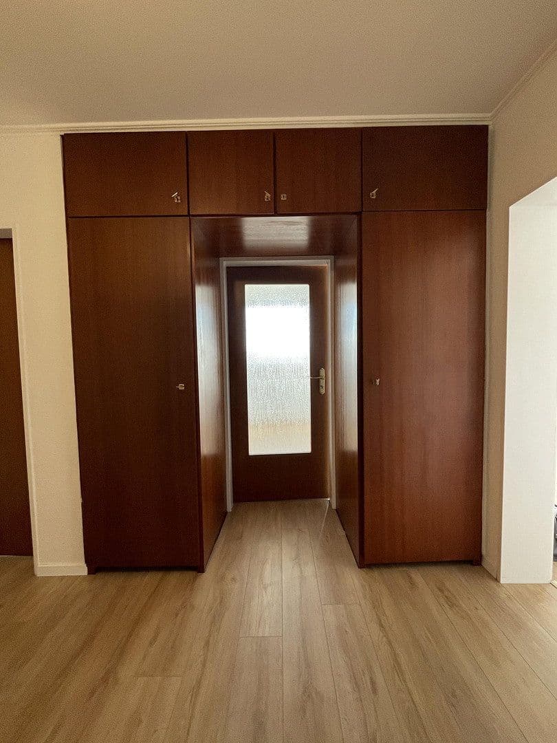 Pronájem bytu 2+1 90 m², Graf-Adolf-Straße 54, Bochum, Severní Porýní-Vestfálsko Pronájem bytu 2+1 90 m², Graf-Adolf-Straße 54, Bochum, Severní Porýní-Vestfálsko