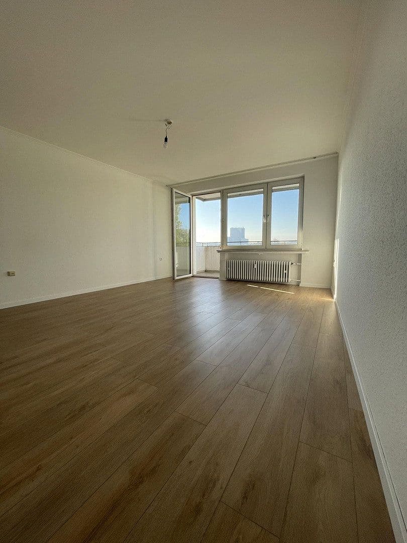 Pronájem bytu 2+1 90 m², Graf-Adolf-Straße 54, Bochum, Severní Porýní-Vestfálsko Pronájem bytu 2+1 90 m², Graf-Adolf-Straße 54, Bochum, Severní Porýní-Vestfálsko