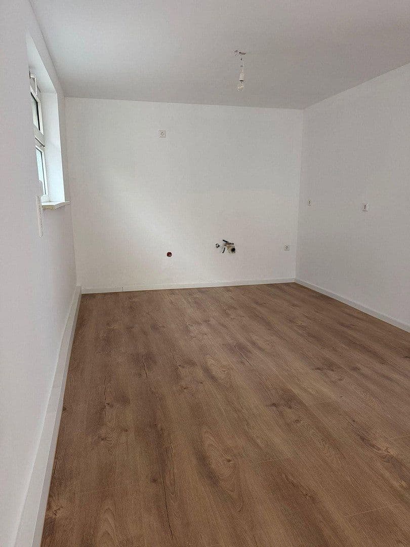 Prodej domu 130 m², pozemek 510 m², Kleinfischlingen, Porýní-Falc Prodej domu 130 m², pozemek 510 m², Kleinfischlingen, Porýní-Falc