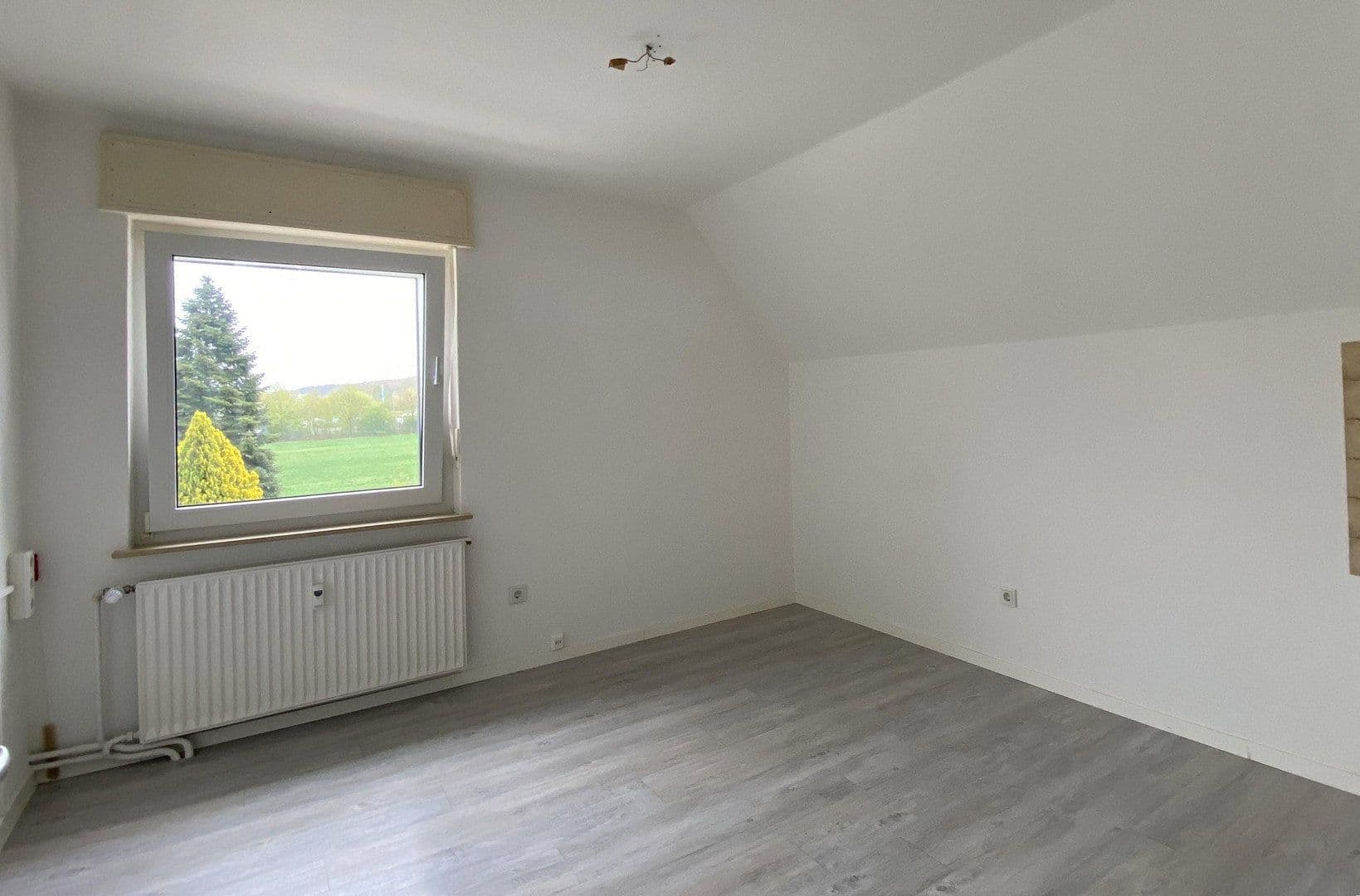 Prodej domu 141 m², pozemek 700 m², Bielefeld, Severní Porýní-Vestfálsko Prodej domu 141 m², pozemek 700 m², Bielefeld, Severní Porýní-Vestfálsko