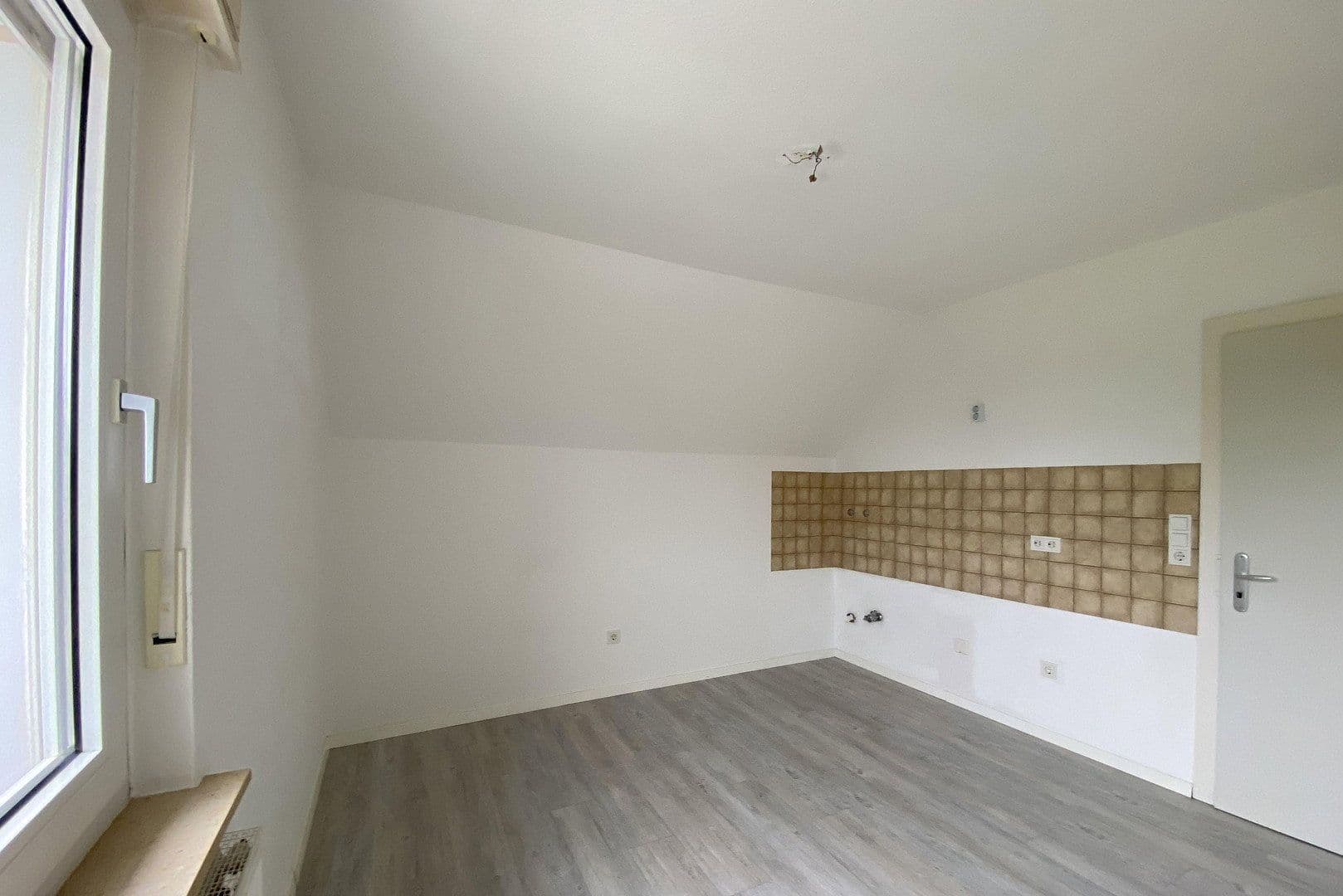Prodej domu 141 m², pozemek 700 m², Bielefeld, Severní Porýní-Vestfálsko Prodej domu 141 m², pozemek 700 m², Bielefeld, Severní Porýní-Vestfálsko