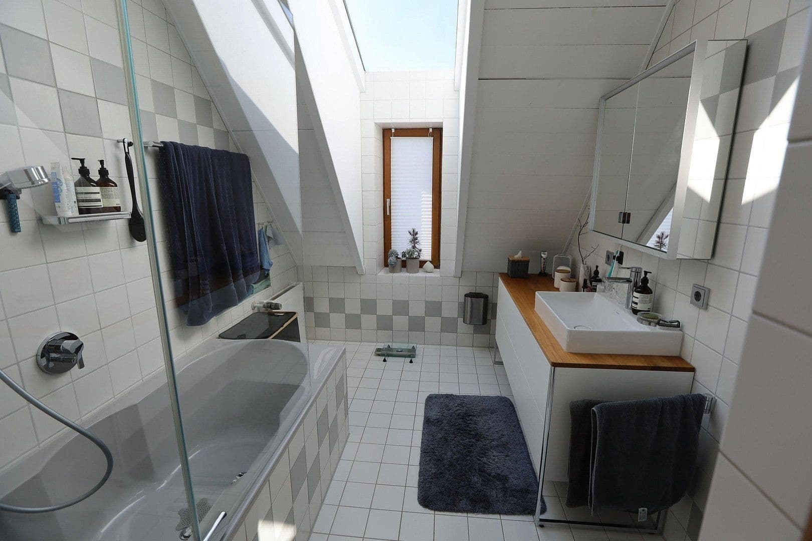 Prodej domu 176 m², pozemek 1.076 m², Petershausen, Bavorsko Prodej domu 176 m², pozemek 1.076 m², Petershausen, Bavorsko