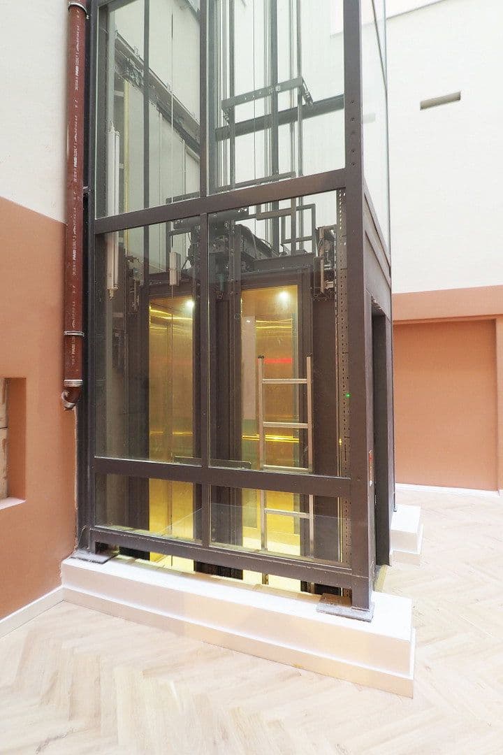 Prodej bytu 4+1 150 m², Brandenburgische Straße 16, Berlin, Berlín Prodej bytu 4+1 150 m², Brandenburgische Straße 16, Berlin, Berlín