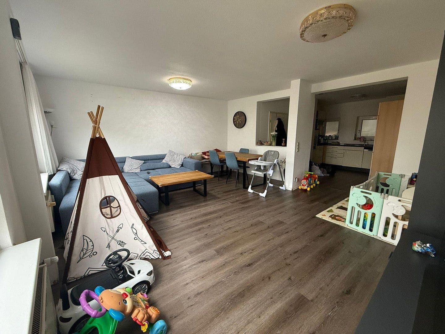 Pronájem bytu 3+1 99 m², Hechingen, Bádensko-Württembersko Pronájem bytu 3+1 99 m², Hechingen, Bádensko-Württembersko