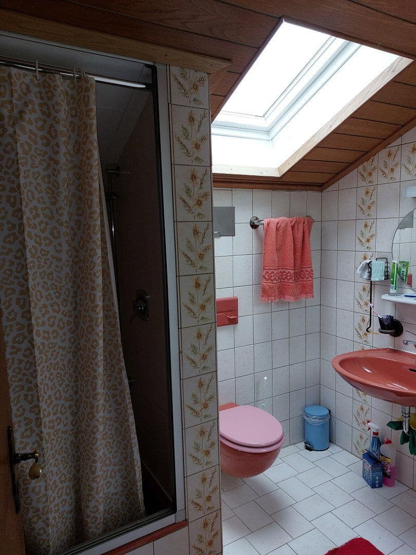 Pronájem bytu 2+1 80 m², Maulbronn, Bádensko-Württembersko Pronájem bytu 2+1 80 m², Maulbronn, Bádensko-Württembersko