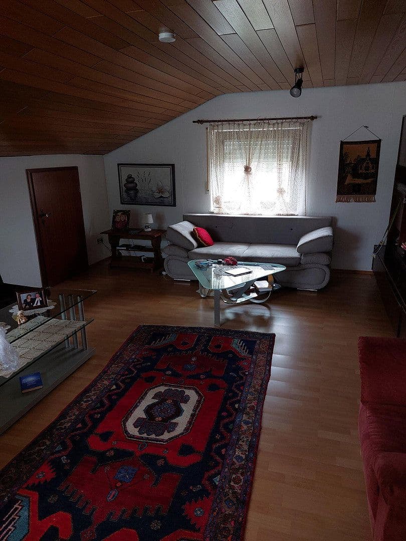 Pronájem bytu 2+1 80 m², Maulbronn, Bádensko-Württembersko Pronájem bytu 2+1 80 m², Maulbronn, Bádensko-Württembersko