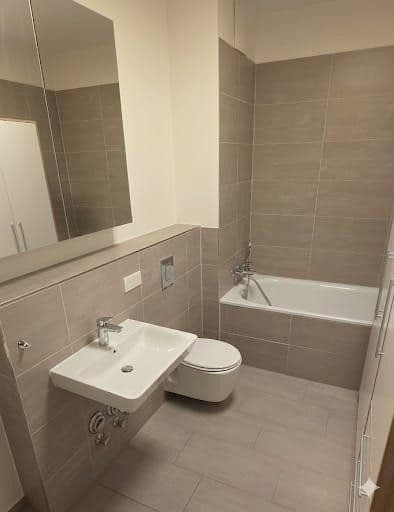 Prodej bytu 2+1 48 m², Berlin, Berlín Prodej bytu 2+1 48 m², Berlin, Berlín