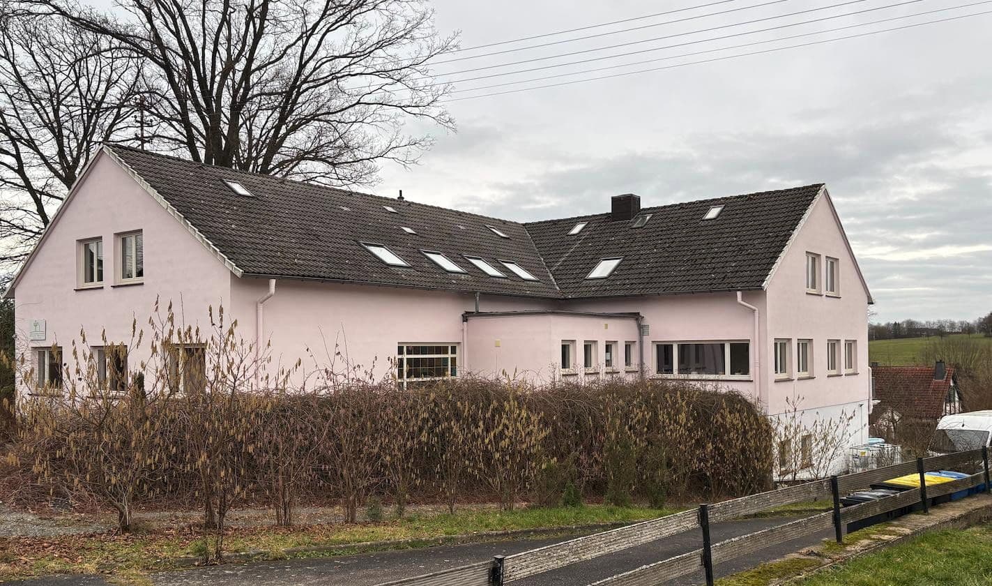 Prodej domu 685 m², pozemek 3.296 m², Gartenstraße 15, Flammersfeld, Porýní-Falc Prodej domu 685 m², pozemek 3.296 m², Gartenstraße 15, Flammersfeld, Porýní-Falc