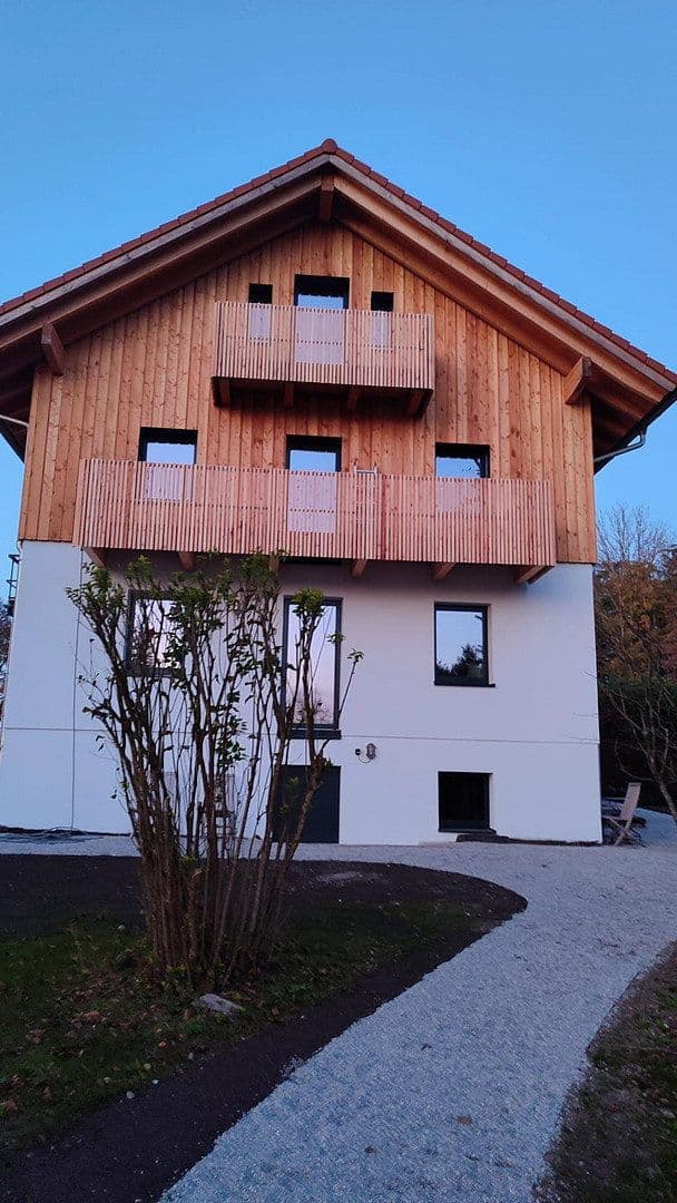 Pronájem domu 154 m², pozemek 1.000 m², Münsing, Bavorsko Pronájem domu 154 m², pozemek 1.000 m², Münsing, Bavorsko