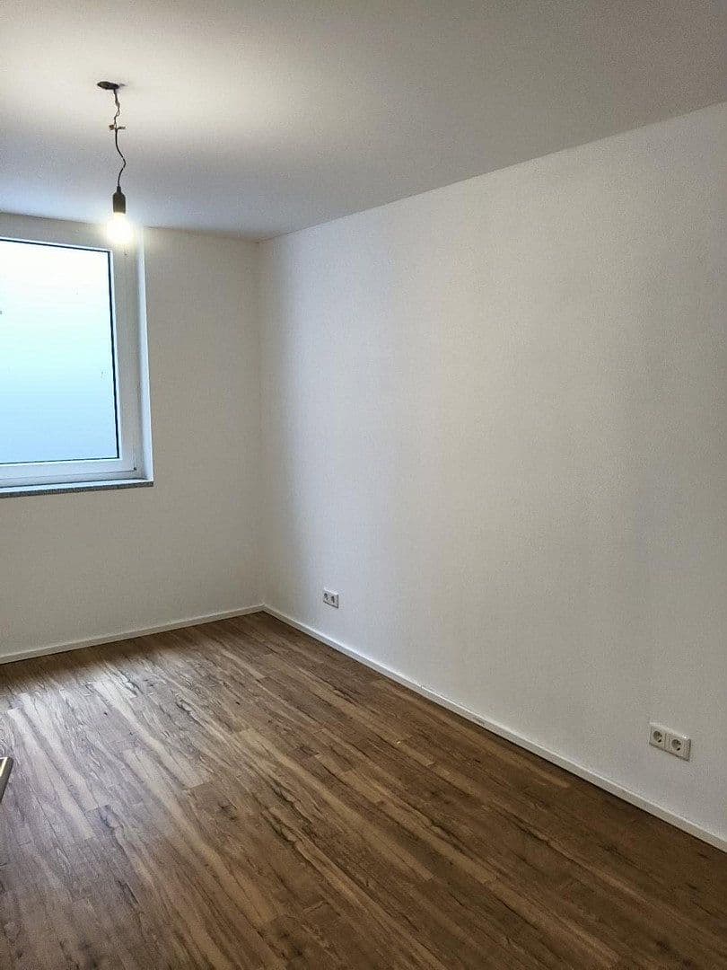 Pronájem kanceláře 45 m², Georg-Huber-Str. 12, Zorneding, Ortsteil Pöring, Bavorsko Pronájem kanceláře 45 m², Georg-Huber-Str. 12, Zorneding, Ortsteil Pöring, Bavorsko