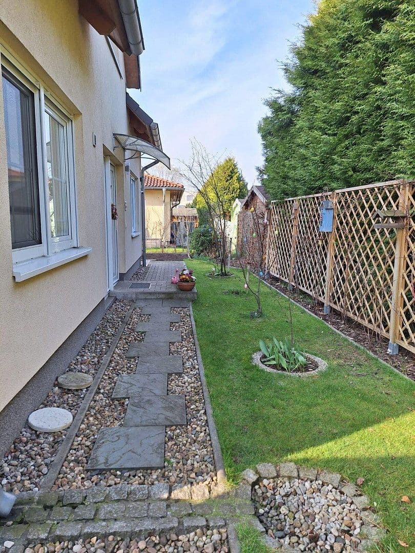 Pronájem domu 144 m², pozemek 500 m², Berlin, Berlín Pronájem domu 144 m², pozemek 500 m², Berlin, Berlín