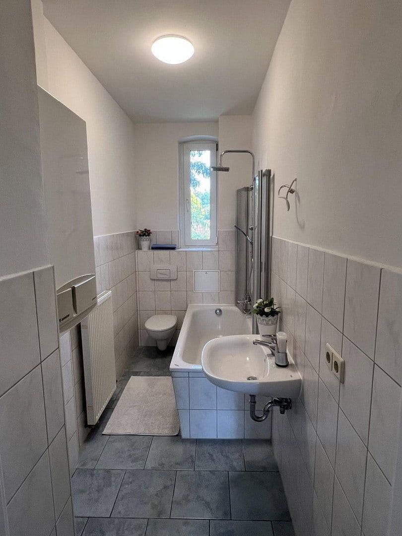 Pronájem bytu 3+1 78 m², Ernst-Thälmann-Straße 17, Hainichen, Sasko Pronájem bytu 3+1 78 m², Ernst-Thälmann-Straße 17, Hainichen, Sasko