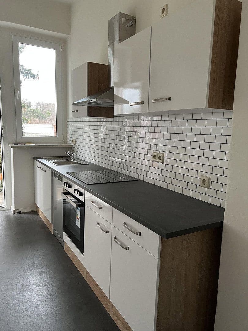 Pronájem bytu 3+1 78 m², Ernst-Thälmann-Straße 17, Hainichen, Sasko Pronájem bytu 3+1 78 m², Ernst-Thälmann-Straße 17, Hainichen, Sasko