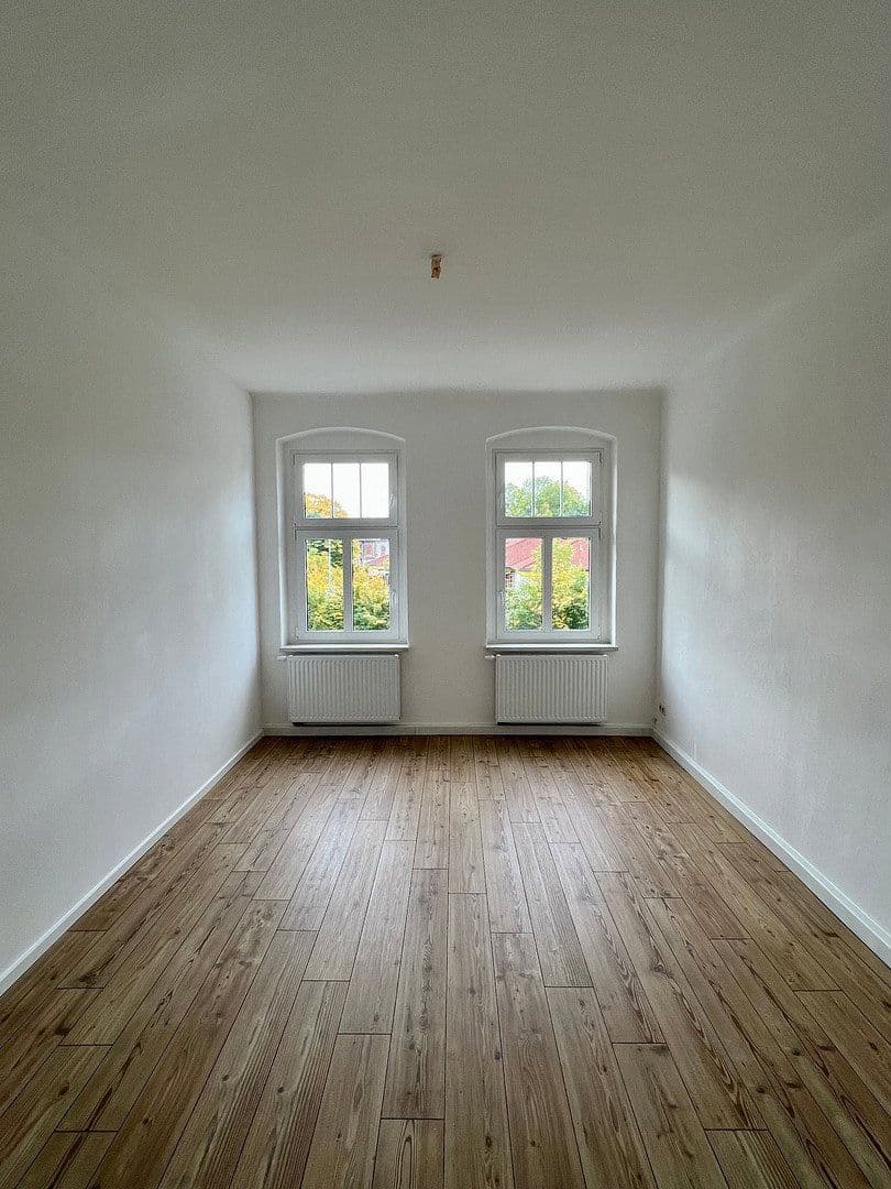 Pronájem bytu 3+1 78 m², Ernst-Thälmann-Straße 17, Hainichen, Sasko Pronájem bytu 3+1 78 m², Ernst-Thälmann-Straße 17, Hainichen, Sasko