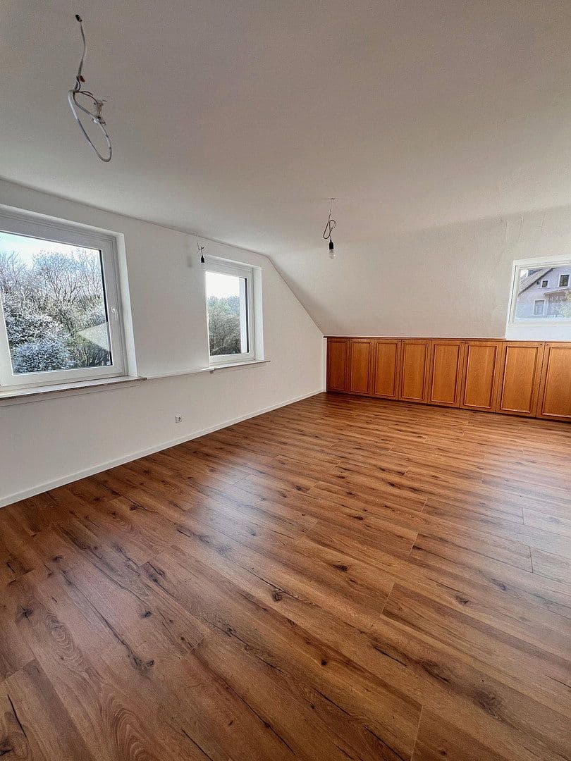 Pronájem domu 230 m², pozemek 600 m², Haller Weg 65a, Bielefeld, Severní Porýní-Vestfálsko Pronájem domu 230 m², pozemek 600 m², Haller Weg 65a, Bielefeld, Severní Porýní-Vestfálsko