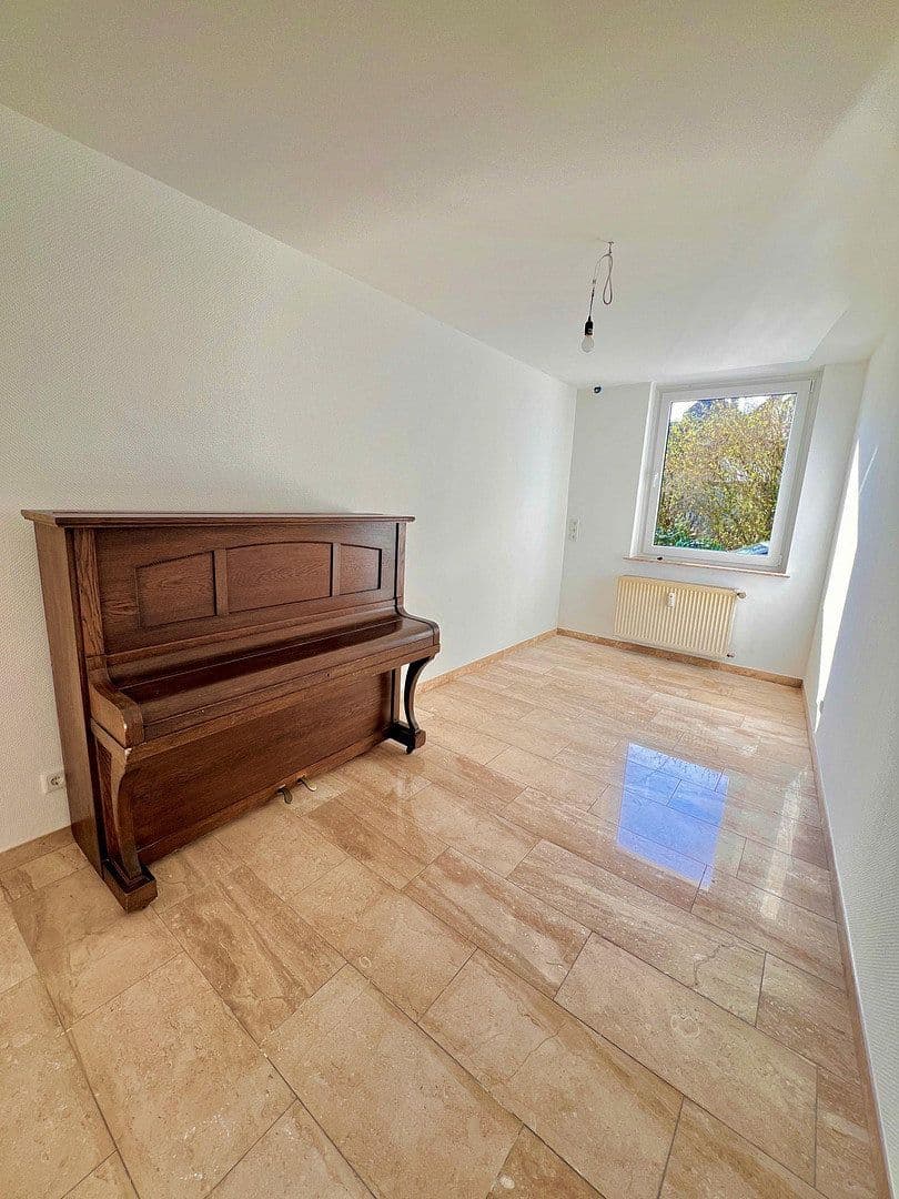 Pronájem domu 230 m², pozemek 600 m², Haller Weg 65a, Bielefeld, Severní Porýní-Vestfálsko Pronájem domu 230 m², pozemek 600 m², Haller Weg 65a, Bielefeld, Severní Porýní-Vestfálsko